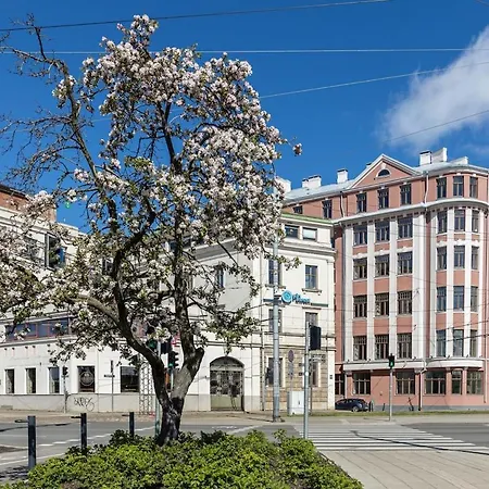 Prime Location In Old Town Апартаменты